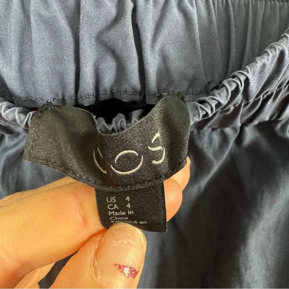 COS Navy Lightweight Midi Skirt Pockets Size 4 - Picture 3 of 7